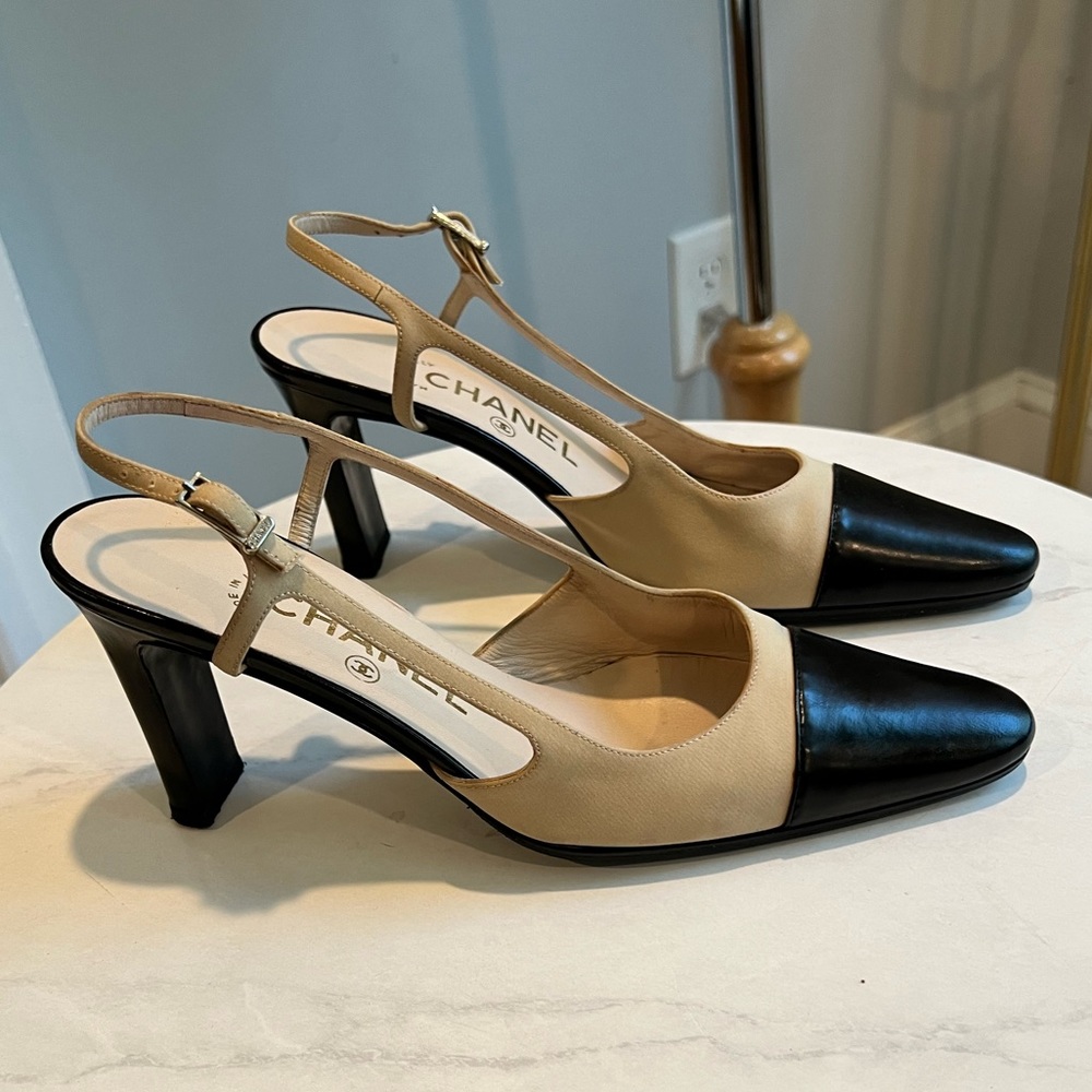 CHANEL Vintage Slingback Pump - Picture 2 of 7